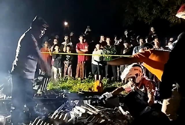 Tragis! Nenek Stroke di Mojokerto Tewas Terbakar dalam Rumah gegara Obat Nyamuk Tragis! Nenek Stroke di Mojokerto Tewas Terbakar dalam Rumah gegara Obat Nyamuk