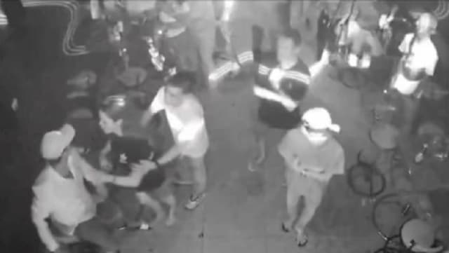 Kronologi Cinta Segitiga Berujung Maut di Klub Malam Padang Terekam CCTV Kronologi Cinta Segitiga Berujung Maut di Klub Malam Padang Terekam CCTV