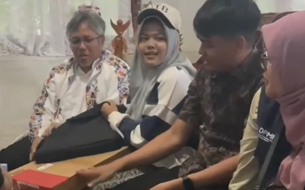 Kisah Haru Asyifa, Siswi SMA Pariaman Dijemput Rektor ITB usai Lulus SNBP Jalur Prestasi