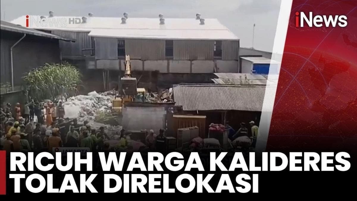 Warga Kelurahan Kamal dan Pegadungan Kalideres Blokade Jalan Tolak Direlokasi