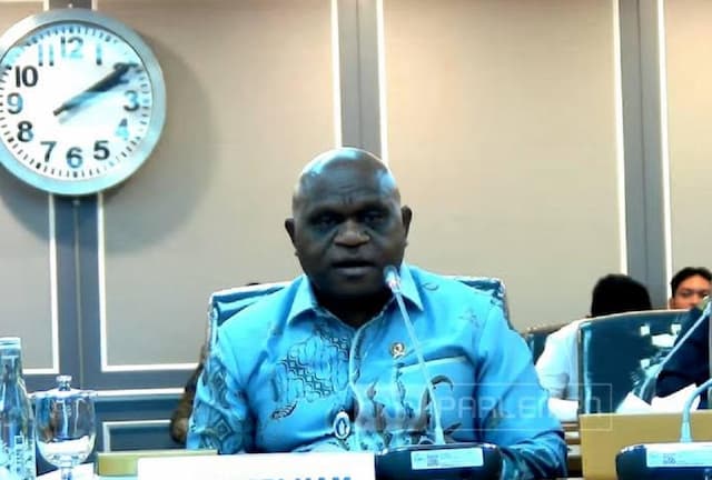 Menteri HAM Natalius Pigai Geram usai Digugat Anak Buahnya: Untung Tidak Saya Copot! Menteri HAM Natalius Pigai Geram usai Digugat Anak Buahnya: Untung Tidak Saya Copot!