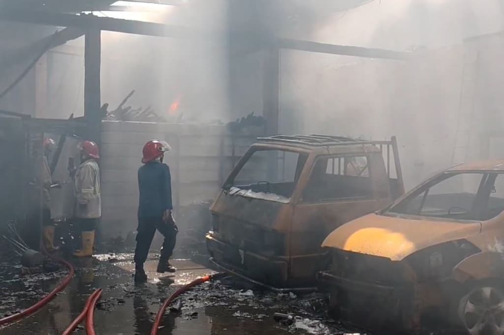 Penyebab Kebakaran Gudang Pipa di Cirebon, Diduga akibat Korsleting Listik