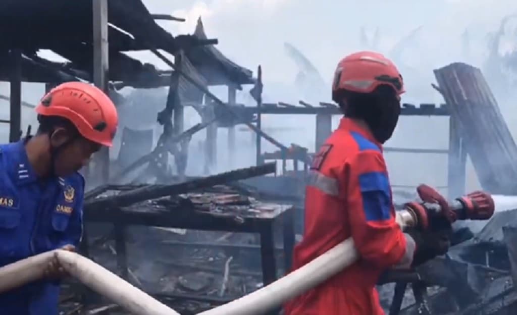 Tabung Gas Bocor, 5 Warung Makan di Bergas Semarang Ludes Terbakar