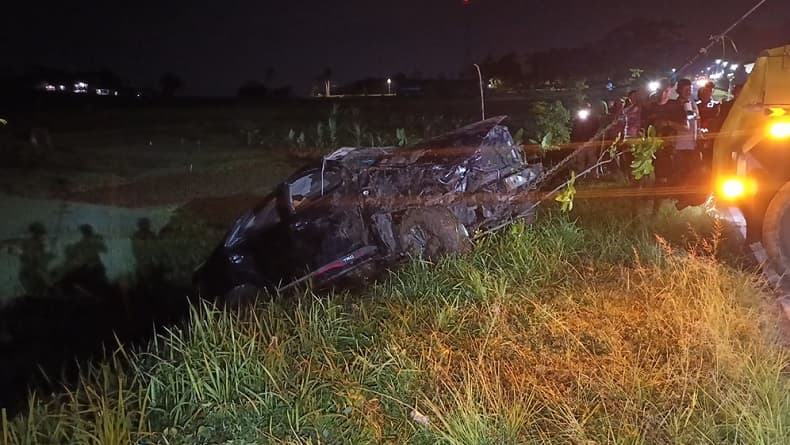 Fortuner Ringsek Terjun ke Jurang di Kuningan, 1 Orang Tewas 3 Luka-Luka