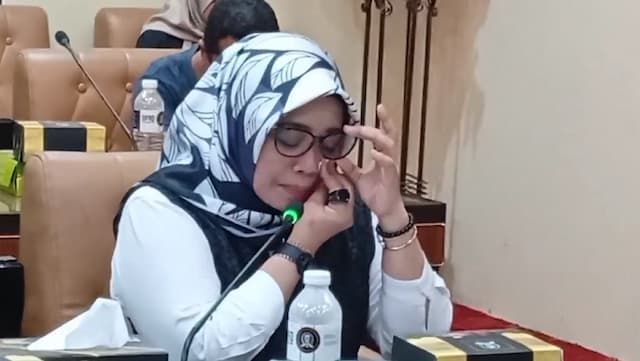 Tangis Ibu Korban Peluru Nyasar Marinir Pecah di DPRD Jatim, Minta Keadilan untuk Anak