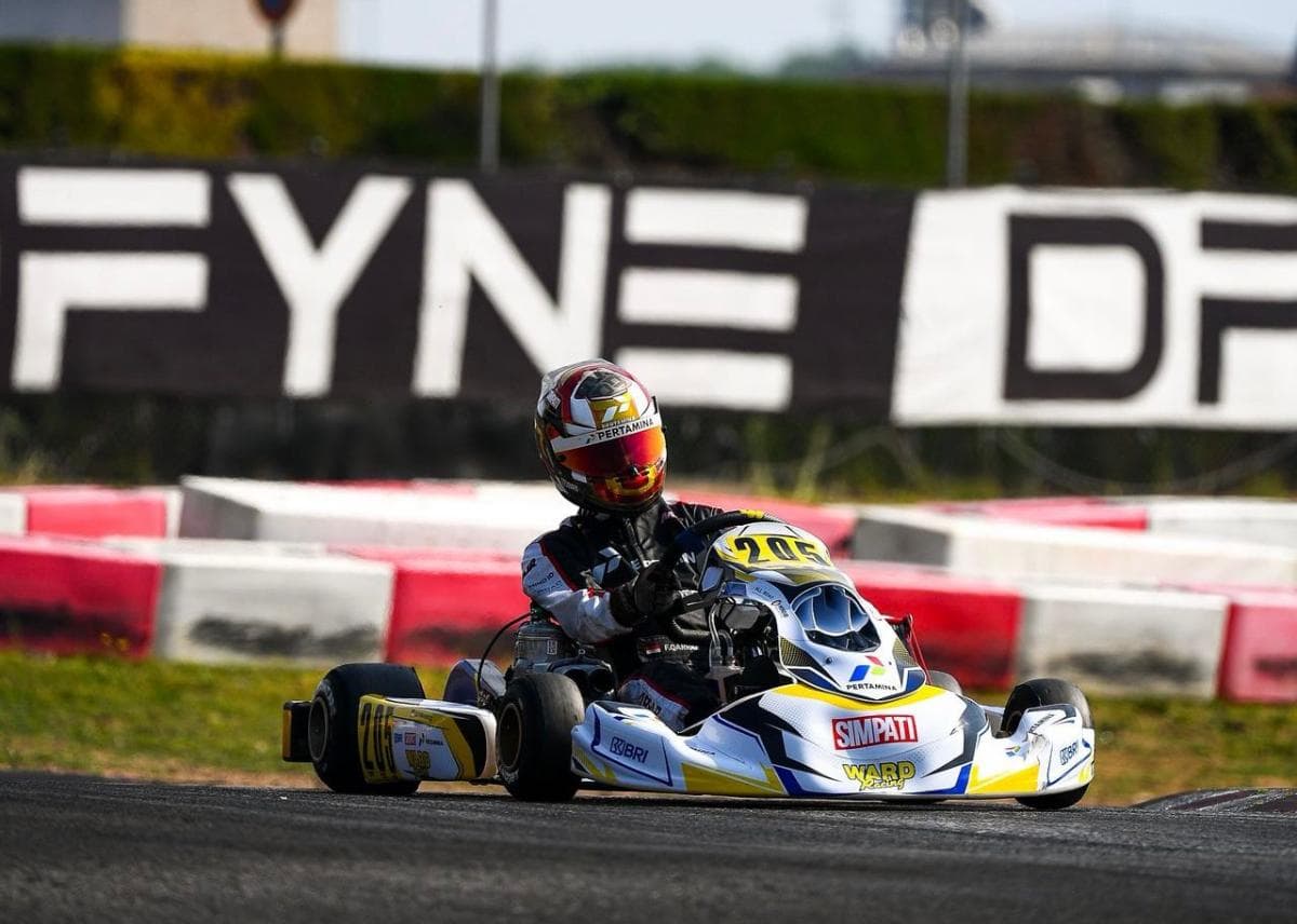 Qarrar Firhand Menggila! Runner-Up di Italia, Kokoh di Puncak Klasemen WSK Euro Series 2026