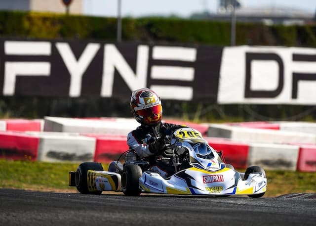 Qarrar Firhand Menggila! Runner-Up di Italia, Kokoh di Puncak Klasemen WSK Euro Series 2026