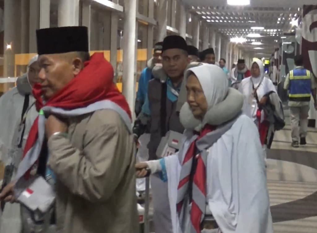 Diiringi Lantunan Azan, Kloter Pertama Calon Haji Sumut Dilepas ke Tanah Suci