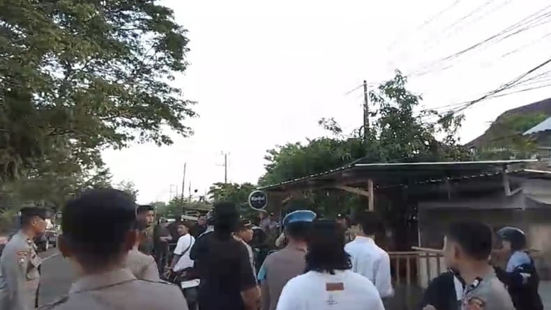 Sisir 2 Kecamatan di Palopo Usai Bentrokan Warga, Polisi Temukan Senpi Rakitan dan Sajam