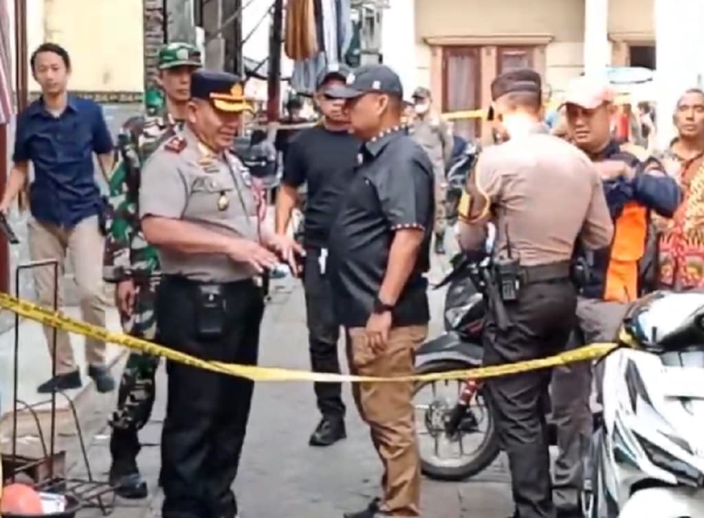 Kronologi Pria Tewas Penuh Luka Bacok di Surabaya, Dikeroyok 4 OTK Depan Rumah