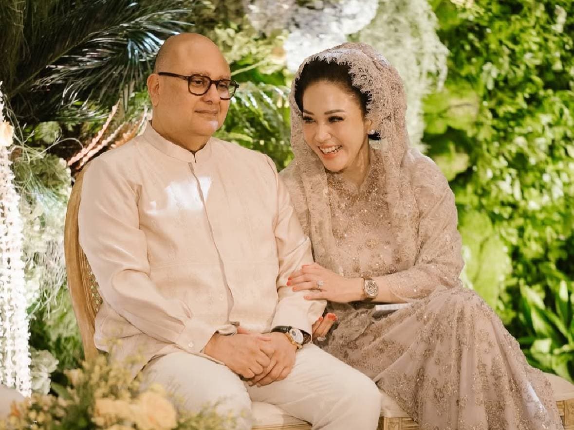 Viral Maia Estianty dan Irwan Mussry Gonta-Ganti Jam Miliaran Rupiah di Pernikahan El-Syifa