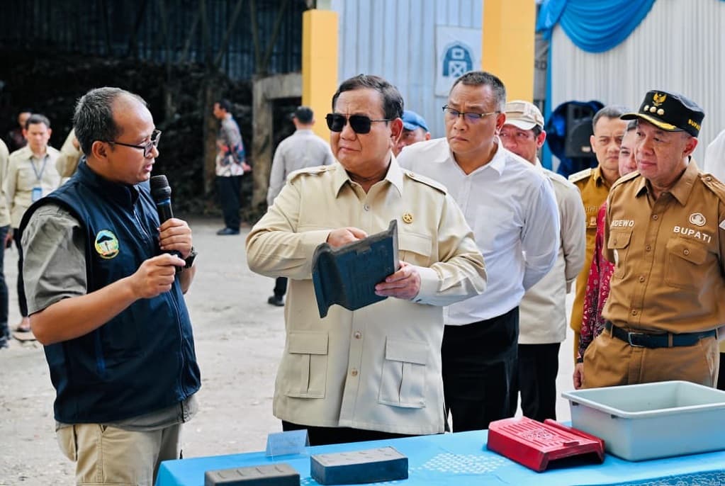 Prabowo Mau Pakai Genting Hasil Olahan Sampah untuk Gentengisasi: Harganya Murah