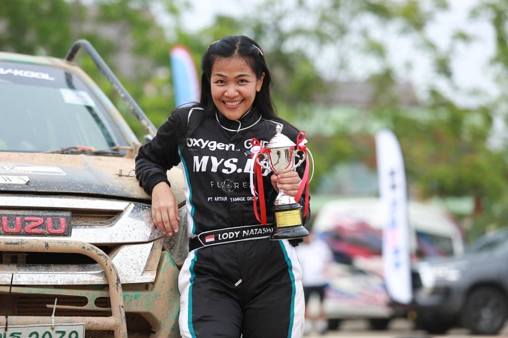 Pembalap Indonesia Lody Natasha Bersinar di Thailand Rally Raid 2026, Rebut Posisi 3
