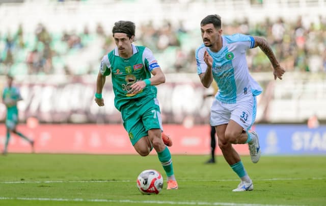 Persebaya Menggila! Pesta 4 Gol ke Gawang PSBS Biak