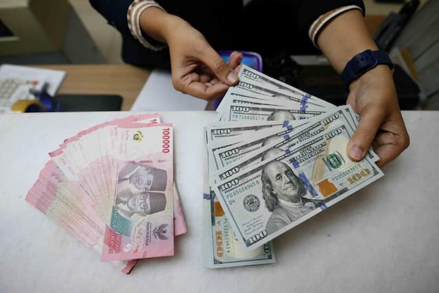 Rupiah Anjlok ke Rp17.500 imbas Ketegangan di Selat Hormuz hingga Badai PHK