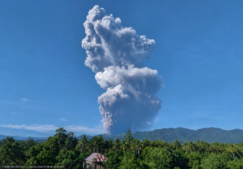 Breaking News: Gunung Dukono Meletus Dahsyat, Tinggi Kolom Abu Tembus 10 Km