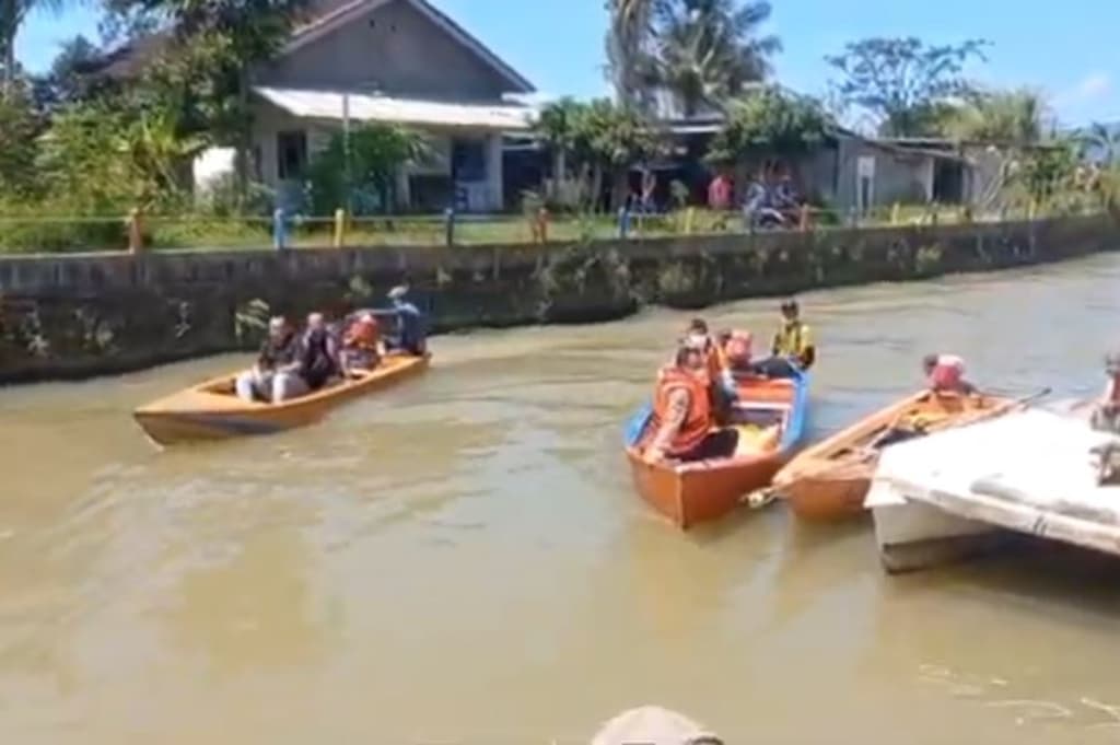 Pemuda Ditemukan Tewas di Rawa Pening Semarang, Kaki Terikat Aki Mobil dan Tabung Gas