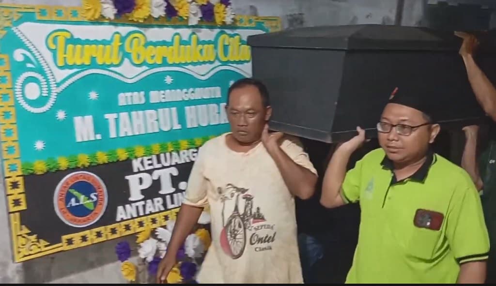 Tiba di Tegal, Jenazah Korban Ke-18 Kecelakaan Bus ALS di Sumsel Disambut Isak Tangis