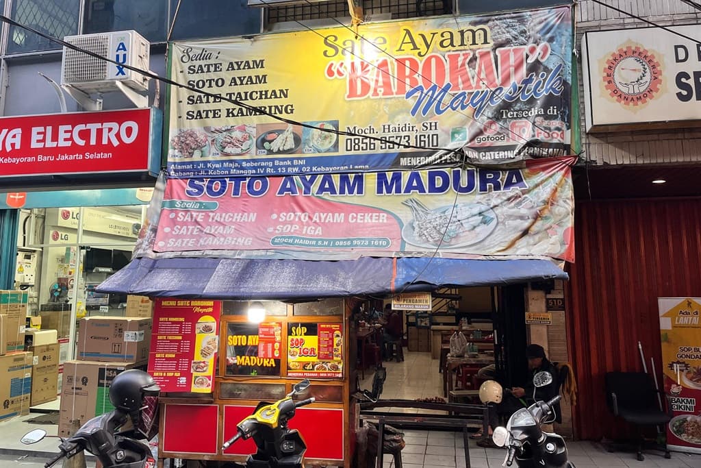 Sate Ayam Barokah Mayestik Makin Laris Berkat QRIS BRI, Transaksi Lebih Praktis