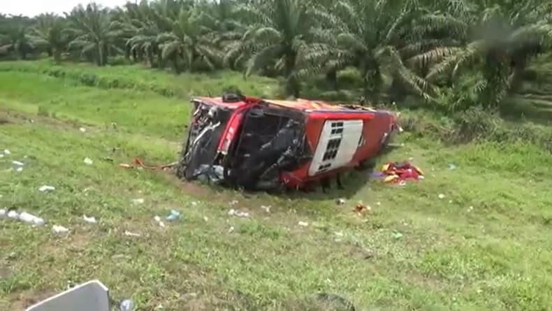 Bus Bawa Puluhan Penumpang Kecelakaan di Tol Medan-Tebing Tinggi, Korban Dievakuasi di 2 RS Bus Bawa Puluhan Penumpang Kecelakaan di Tol Medan-Tebing Tinggi, Korban Dievakuasi di 2 RS