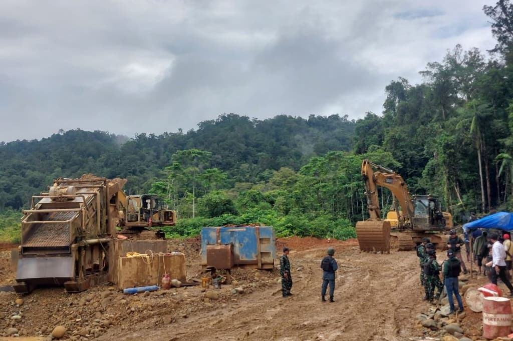 7 WNA China Ditangkap di Nabire Papua, Diduga Terlibat Tambang Emas Ilegal Skala Besar
