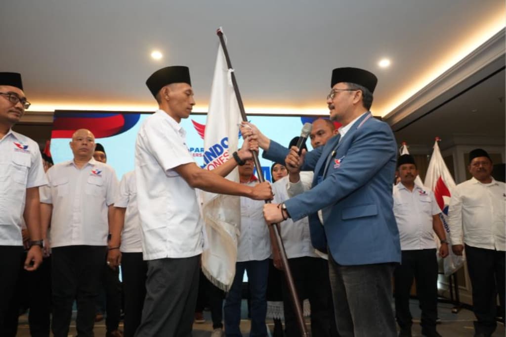 Bidik Basis Santri Jawa Timur, Perindo Resmi Lantik Cak Jaz sebagai Ketua DPW