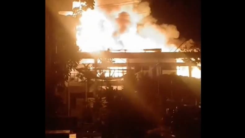 Kebakaran Hebat Kantor Bupati Bulungan, Sejumlah Ruangan Ludes Dilalap Api