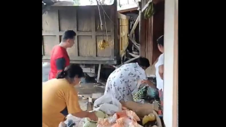 Kecelakaan Maut di Gunungsitoli, IRT Tewas Mengenaskan Tergilas Truk Muatan Besi