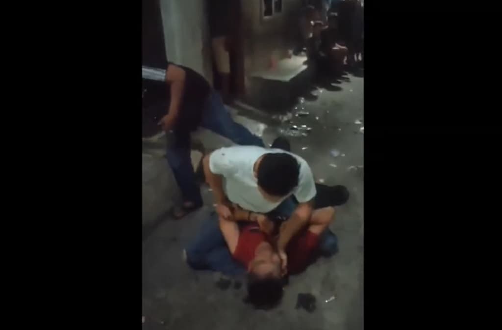 Dramatis! Polisi Duel dengan Bandar Sabu saat Gerebek Kampung Narkoba di Medan