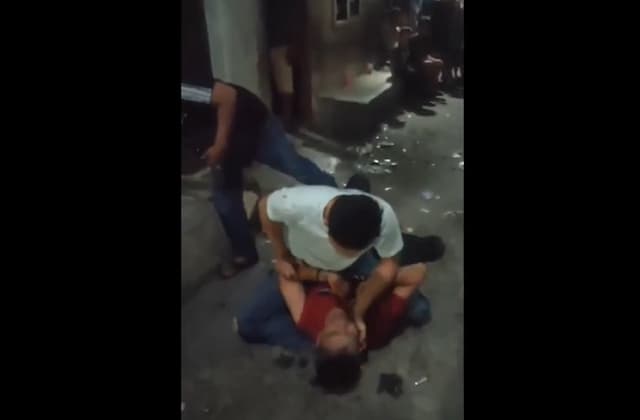 Dramatis! Polisi Duel dengan Bandar Sabu saat Gerebek Kampung Narkoba di Medan