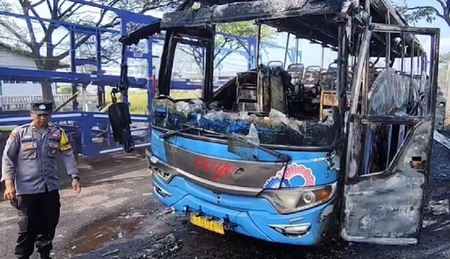 Kronologi Bus Coyo Terbakar di Pantura Cirebon, Berawal dari Korlseting AC