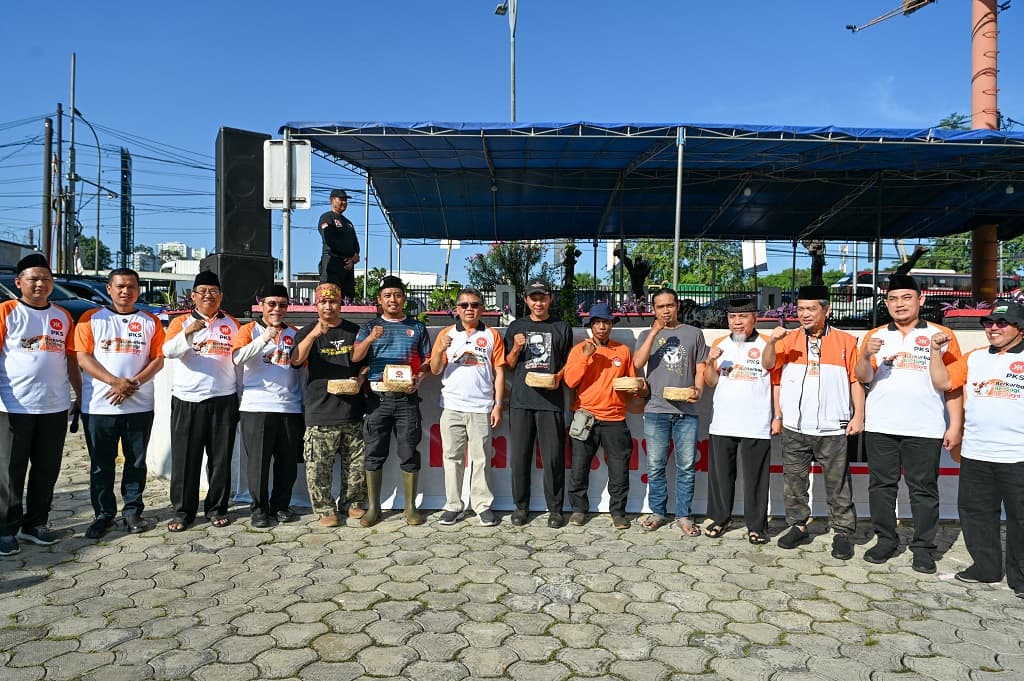 DPP PKS Kurban 73 Ekor Sapi, Sebagian Disalurkan ke Wilayah Bencana di Sumatra