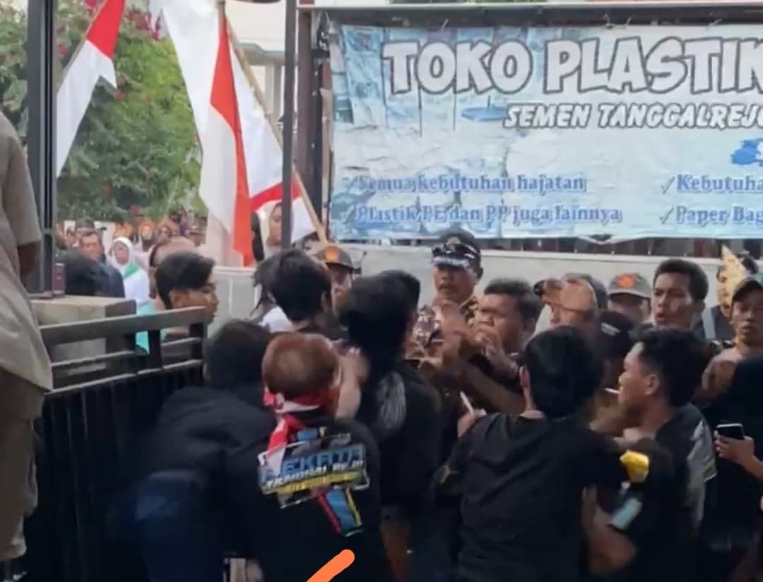 Viral Kericuhan Karnaval Agustusan di Jombang, Warga Antar Dusun Saling Baku Hantam