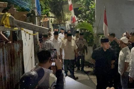 Prabowo Melayat ke Rumah Duka Affan Kurniawan, Disambut Isak Tangis Keluarga