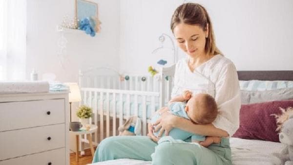 Survei Orami Ungkap Pengalaman para Ibu dalam Menyusui Anaknya Survei Orami Ungkap Pengalaman para Ibu dalam Menyusui Anaknya