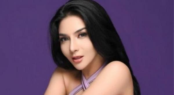 Penampilan Seksi Siva Aprilia Liburan di Pantai Begitu Menggoda