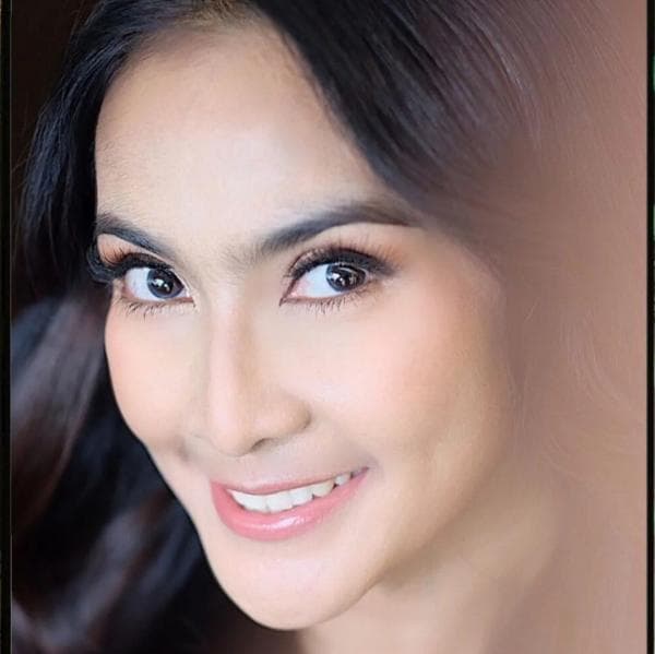 5 Artis Indonesia yang Berperan Tokoh Kristen di Film, Padahal Aslinya Muslim