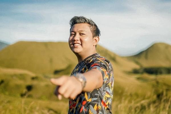 Cuan Melimpah Ruah, Intip Penghasilan YouTube Denny Caknan yang Tembus Miliaran Rupiah