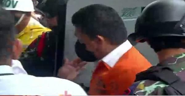 Ferdy Sambo dan Putri Candrawathi Tiba di Kejagung dengan Kendaraan Taktis Barracuda