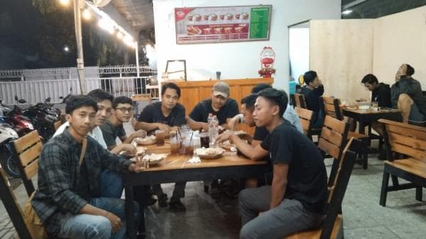 Angkringan GFC, Sajikan Makanan Super Murah