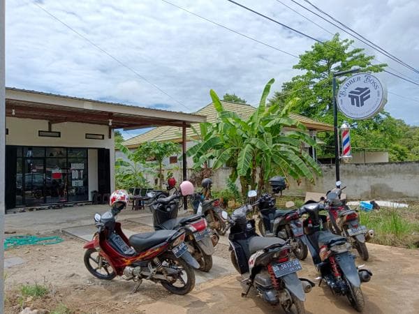 BOS Barbershop Hadir di Malili, Bisa Permak Kamu Tampil Lebih Percaya