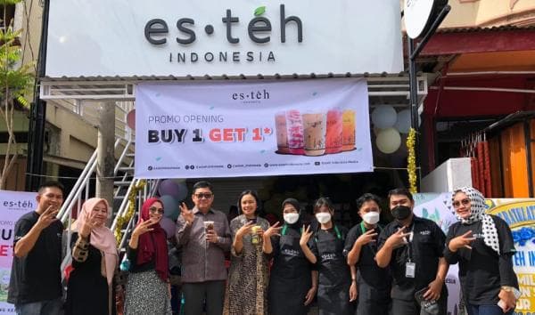 Es Teh Indonesia Hadir di Toraja, Bisnis Minuman Kekinian yang Digemari Kaum Milenial Es Teh Indonesia Hadir di Toraja, Bisnis Minuman Kekinian yang Digemari Kaum Milenial
