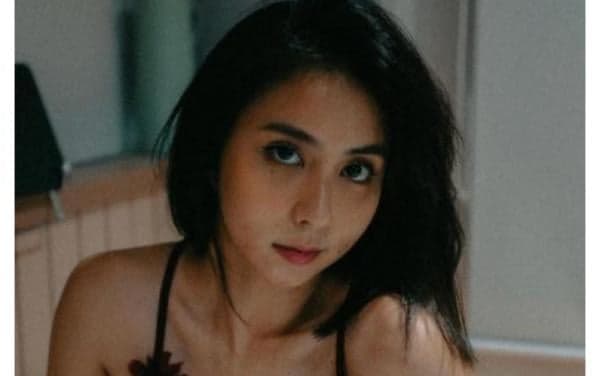 Seksinya Clairine Clay Cuma Pakai Bra hingga Lingerie Bikin Netizen Salah Fokus Seksinya Clairine Clay Cuma Pakai Bra hingga Lingerie Bikin Netizen Salah Fokus