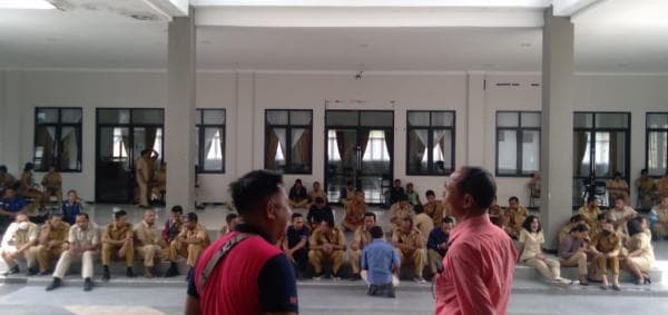 Kebijakan Penghapusan Honorer 2023 Membuat THL di Manggarai Timur Terlantar