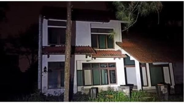 Ada di Banten! Deretan Rumah Artis yang Terbengkalai Ditumbuhi Pohon Liar Angker