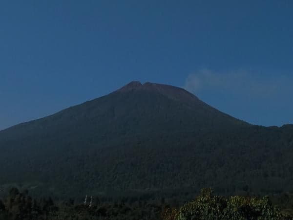 Merinding! Inilah 7 Misteri Gunung Slamet yang Perlu Kamu Tahu