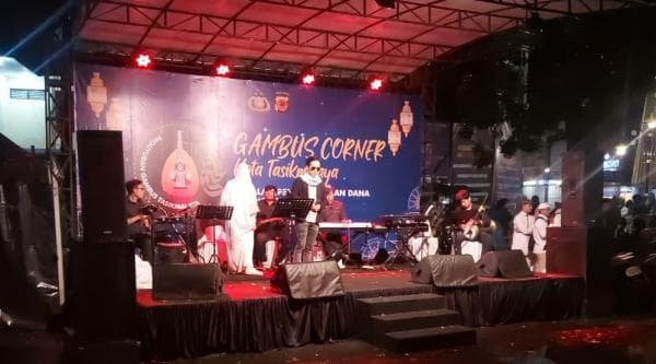 Pertunjukan Musik Gambus di Tasikmalaya dan Penggalanan Dana untuk Korban Gempa Berlangsung Meriah