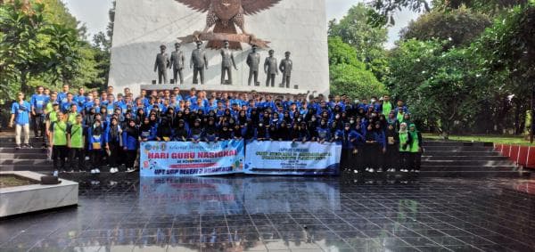 Para Pelajar Berkunjung Tempat Sejarah Yang Ada di Indonesia