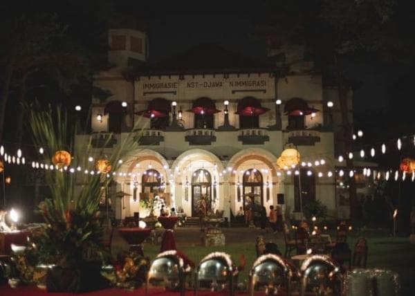 Rasakan Suasana Natal Berbeda di Tugu Kunstkring Paleis Bertema "Christmas Village"