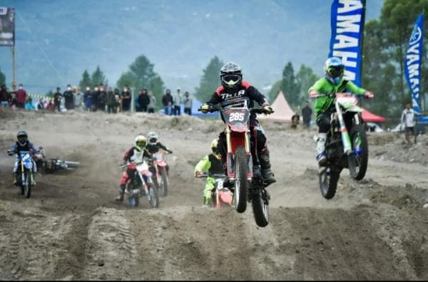 Seru! 90 Crosser Bertarung di Sirkuit Taman Harmoni Bener Meriah